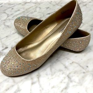 Hot cakes flat shoes with rhinestones